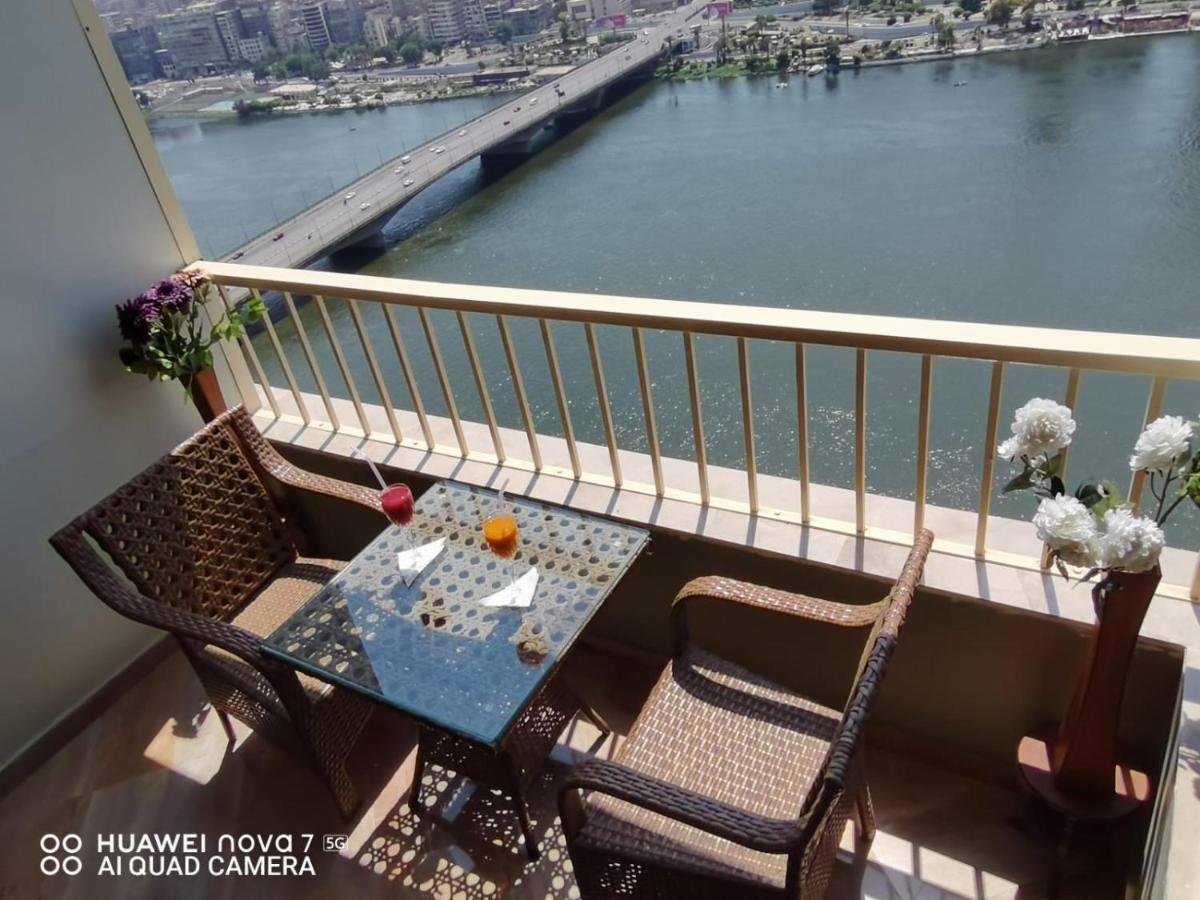 Pyramids Nile Tower Hotell Kairo Exteriör bild